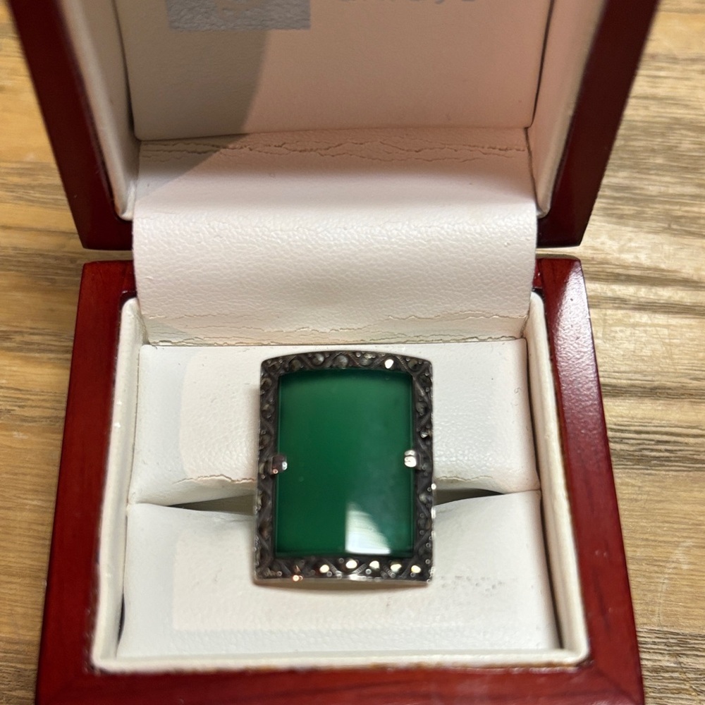 Elegant Green Stone Silver Ring